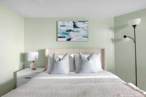 Trendy Studio by Torontos Waterfront